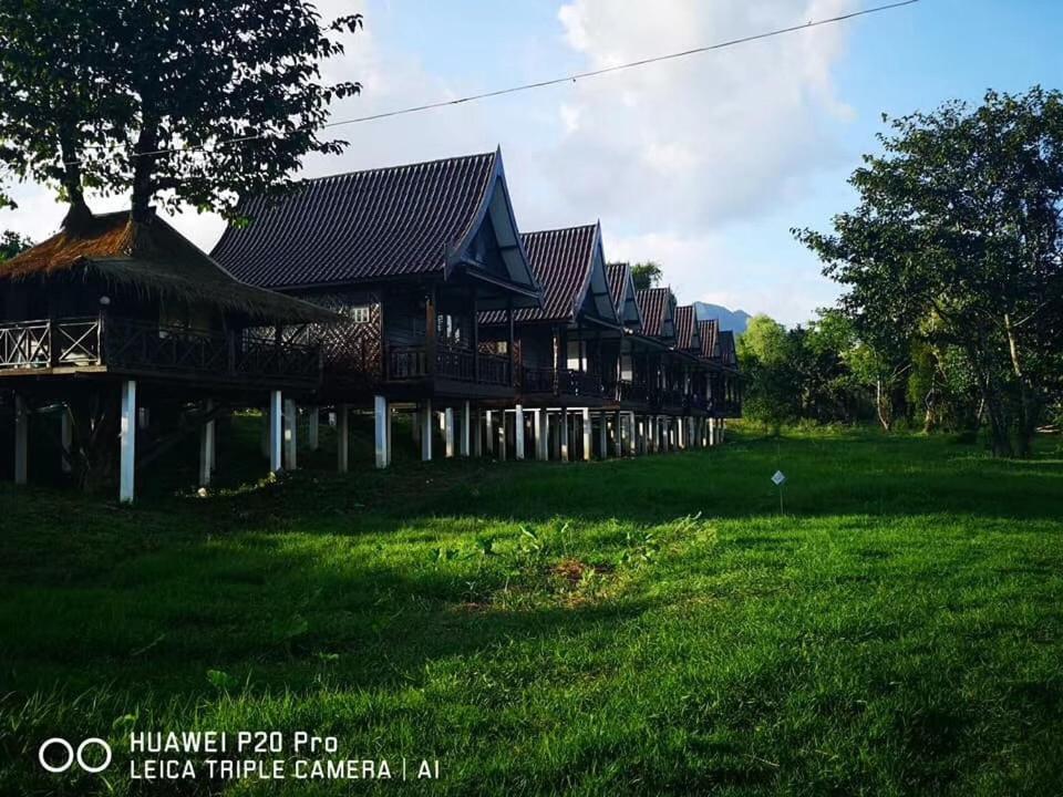 Cliff View Bungalows 방 비엥 외부 사진